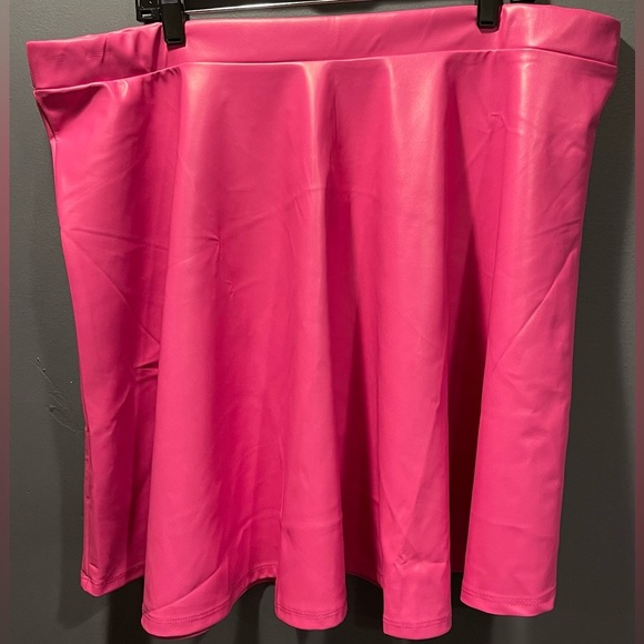 Popular 21 Barbie Plus Faux Leather Pink Skirt - Picture 5 of 5